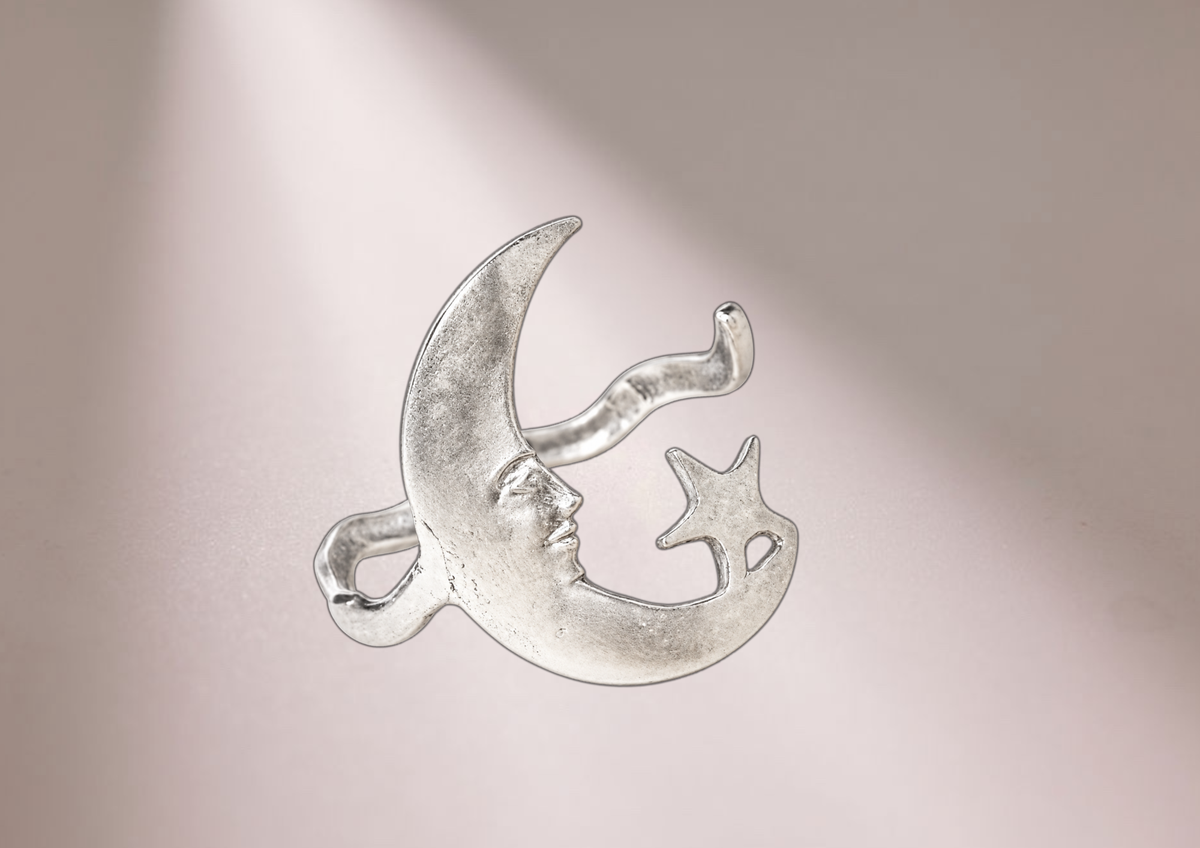 LUNAR GHOST